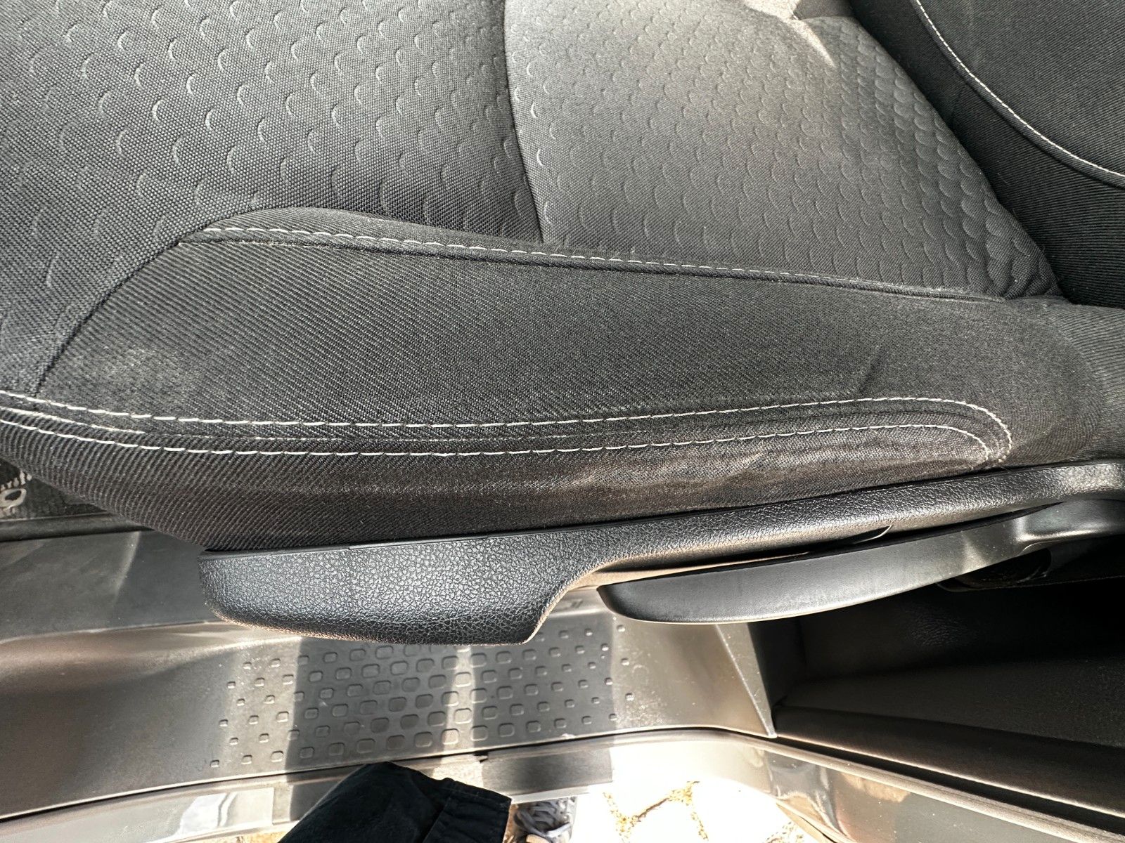 Fahrzeugabbildung Opel Vivaro B Kombi L2H1  2,9t Sport 9 Sitze 1.Hand