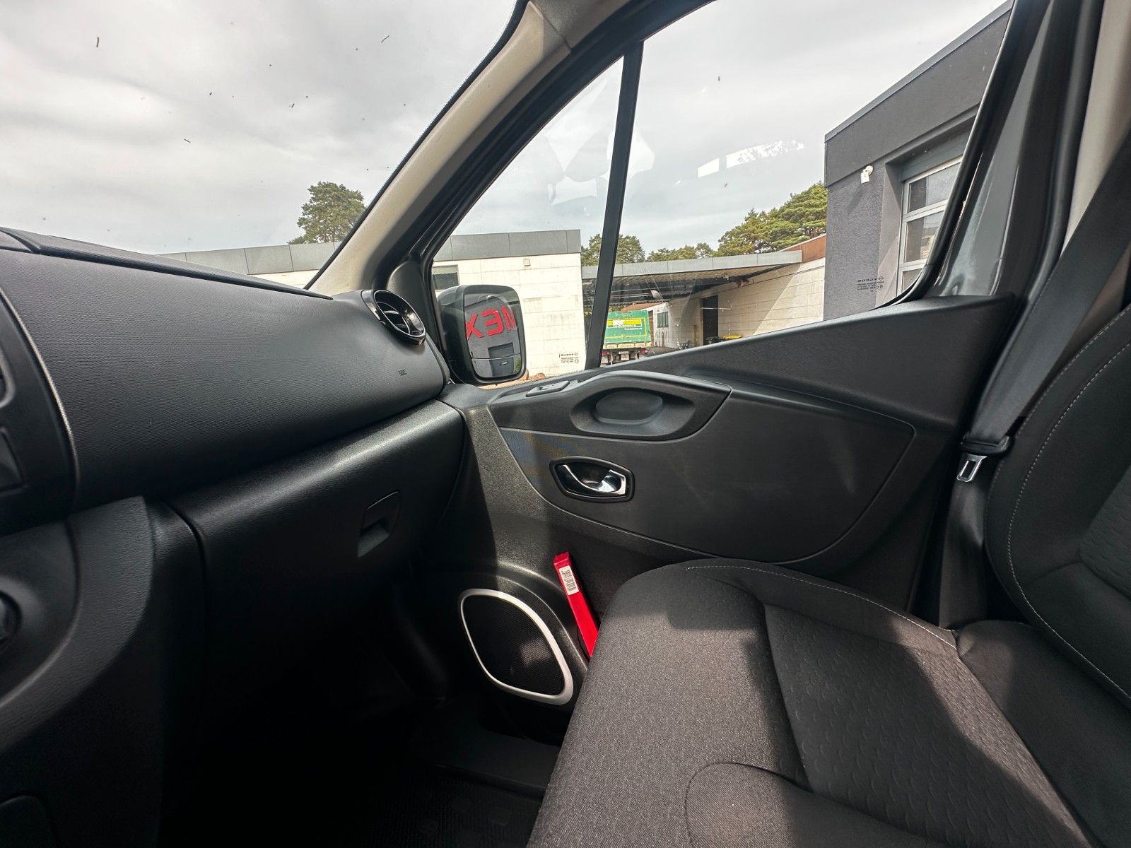 Fahrzeugabbildung Opel Vivaro B Kombi L2H1  2,9t Sport 9 Sitze 1.Hand