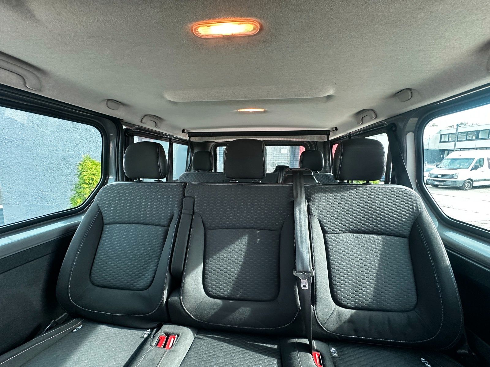 Fahrzeugabbildung Opel Vivaro B Kombi L2H1  2,9t Sport 9 Sitze 1.Hand