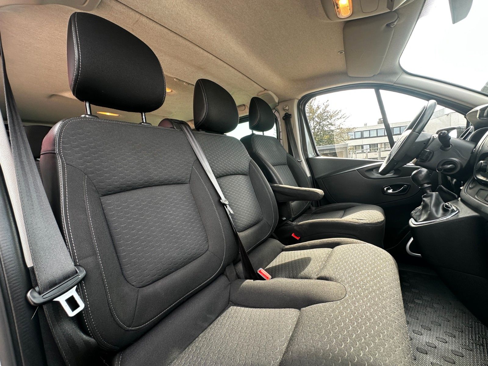 Fahrzeugabbildung Opel Vivaro B Kombi L2H1  2,9t Sport 9 Sitze 1.Hand