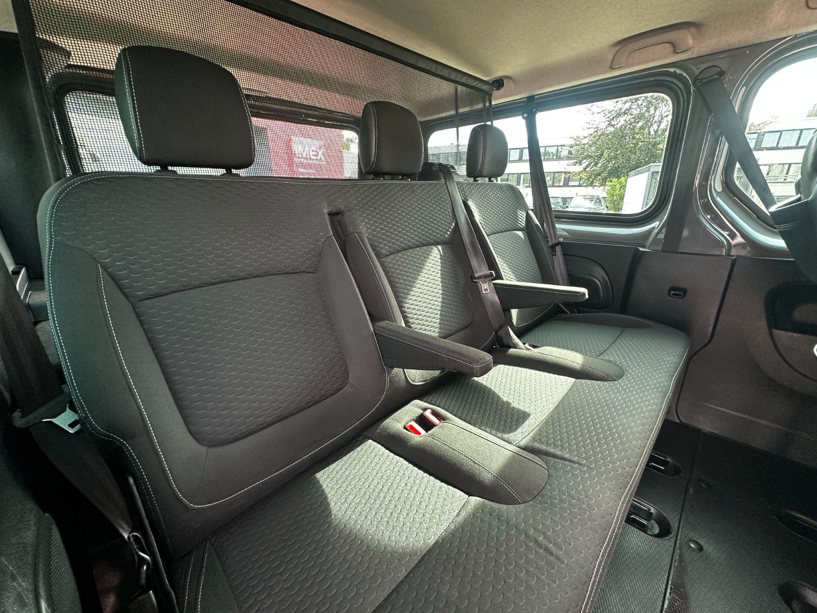 Fahrzeugabbildung Opel Vivaro B Kombi L2H1  2,9t Sport 9 Sitze 1.Hand