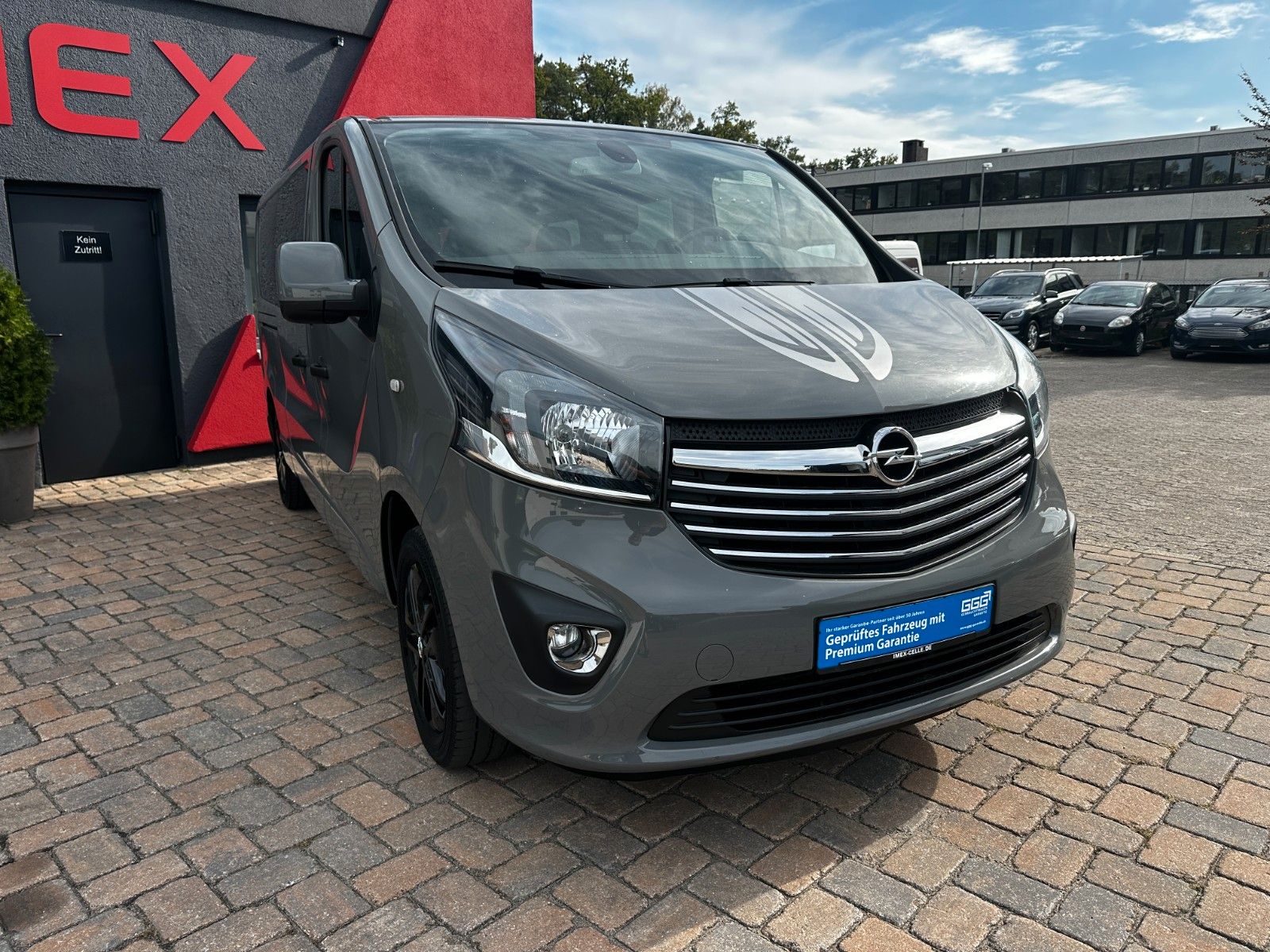 Fahrzeugabbildung Opel Vivaro B Kombi L2H1  2,9t Sport 9 Sitze 1.Hand