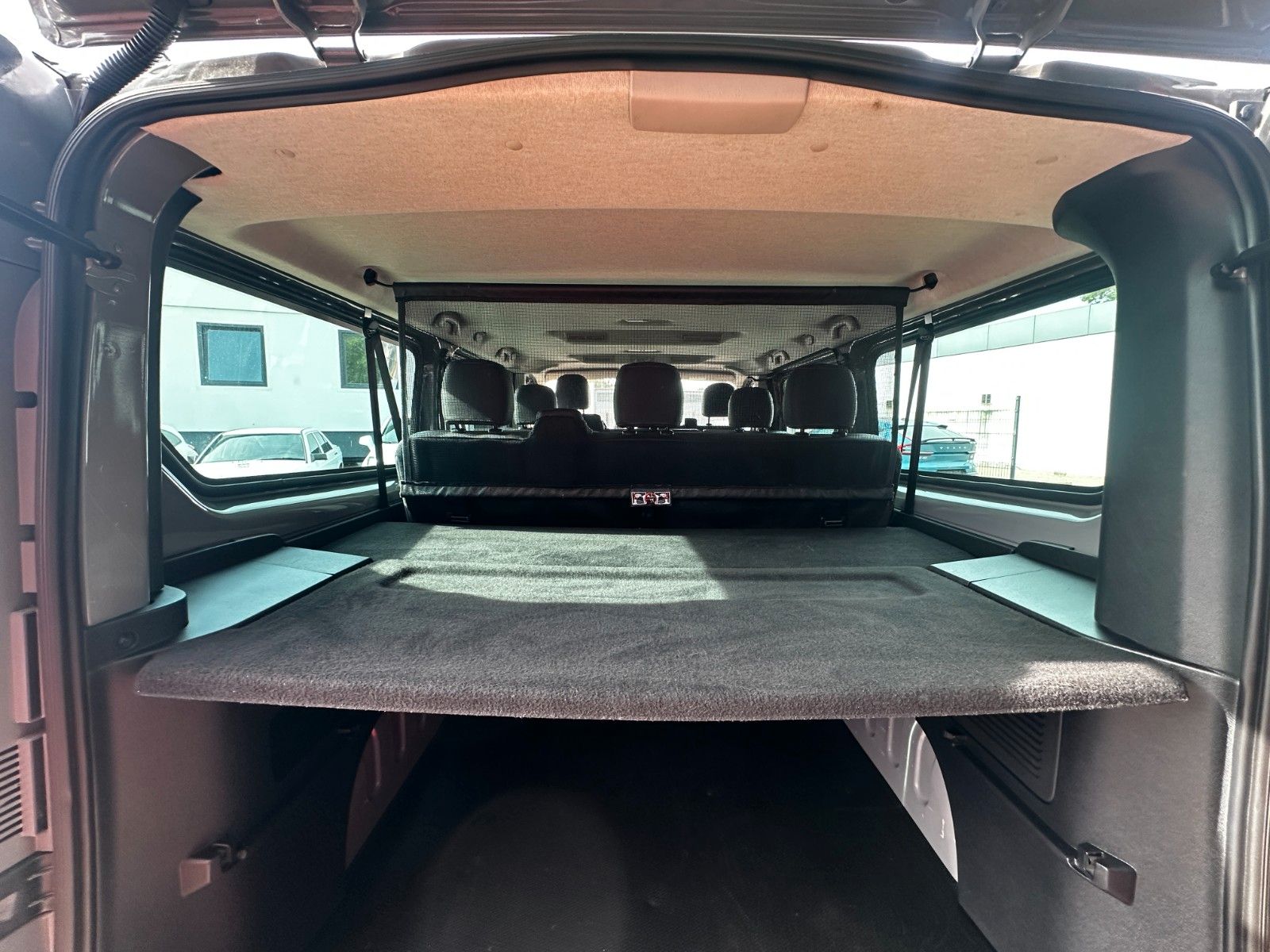Fahrzeugabbildung Opel Vivaro B Kombi L2H1  2,9t Sport 9 Sitze 1.Hand