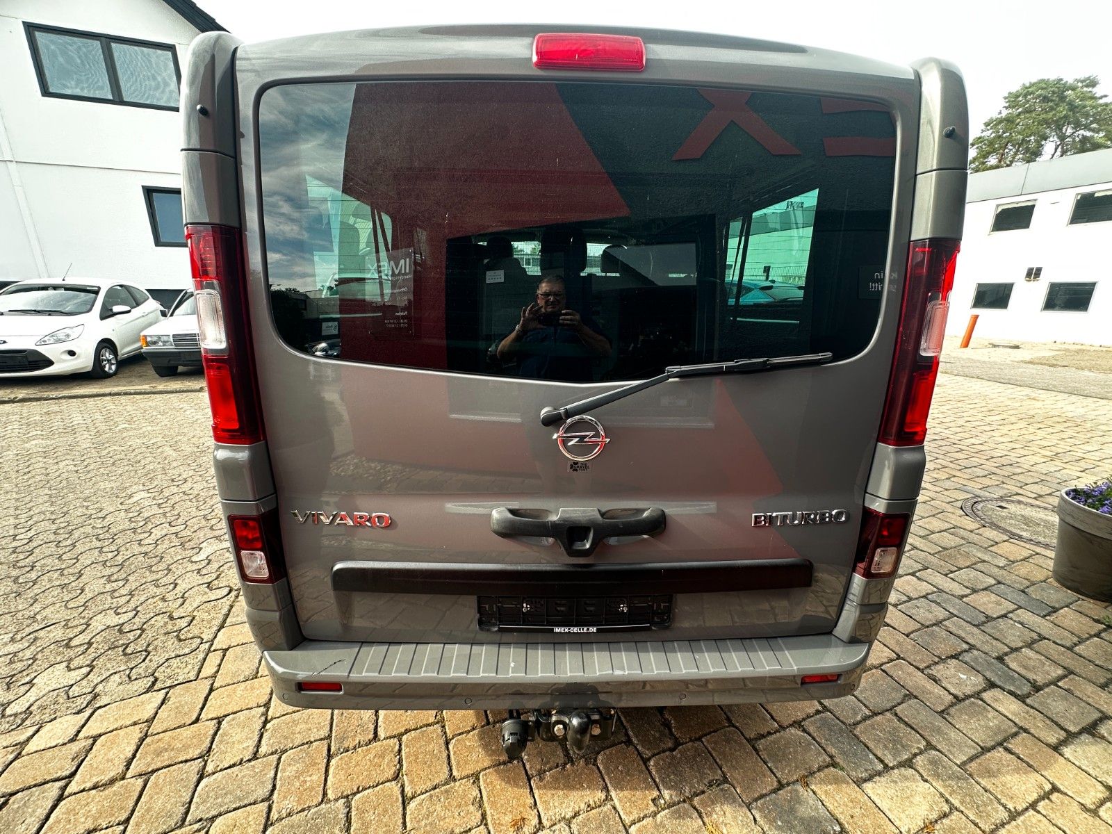 Fahrzeugabbildung Opel Vivaro B Kombi L2H1  2,9t Sport 9 Sitze 1.Hand