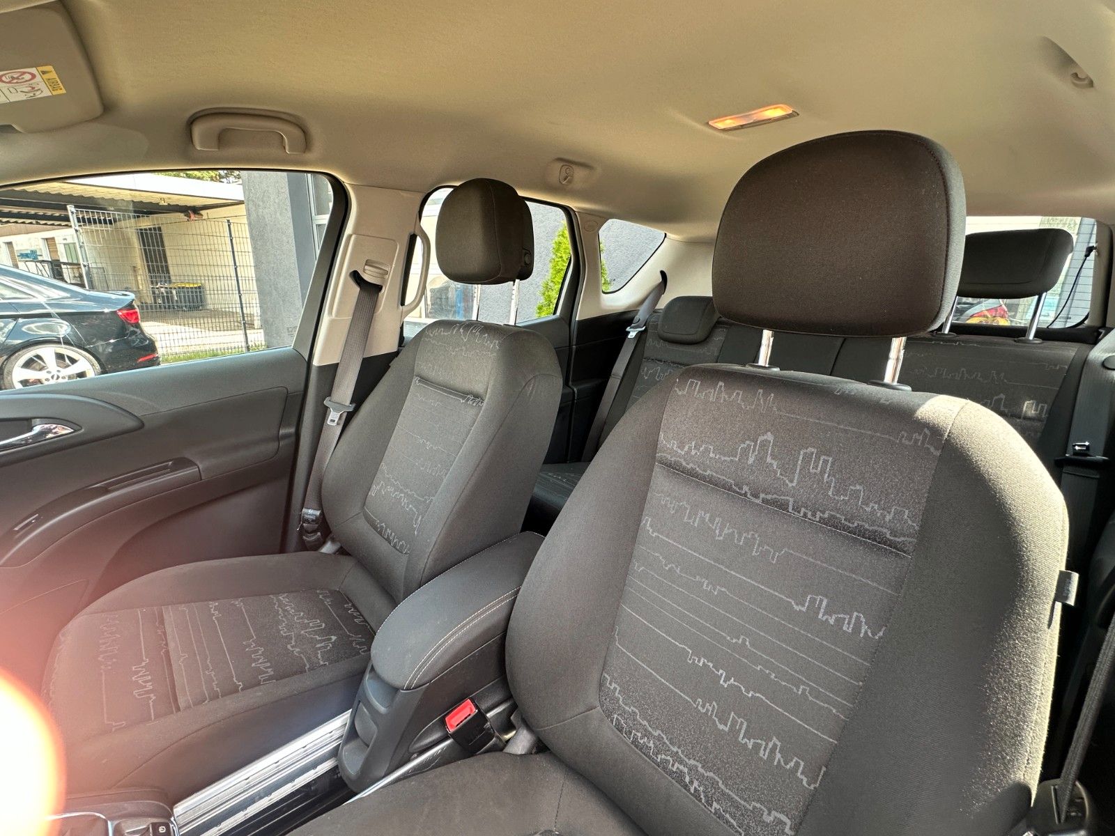 Fahrzeugabbildung Opel Meriva B Edition 1.4 120 PS HU neu