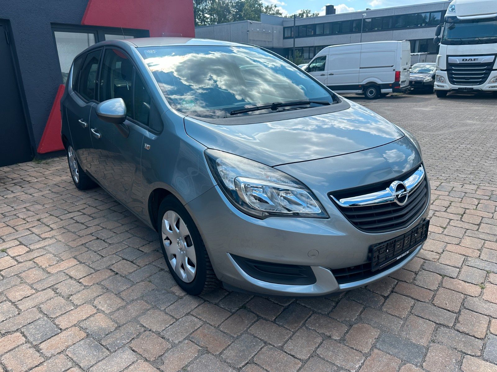 Fahrzeugabbildung Opel Meriva B Edition 1.4 120 PS HU neu