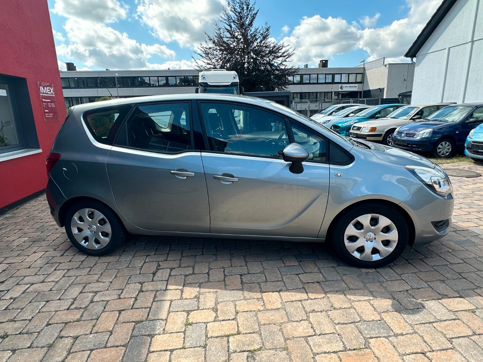 Fahrzeugabbildung Opel Meriva B Edition 1.4 120 PS HU neu
