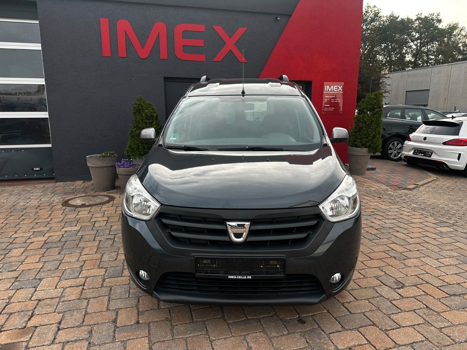 Dacia Dokker Celebration 1.6 101 PS HU neu Klima
