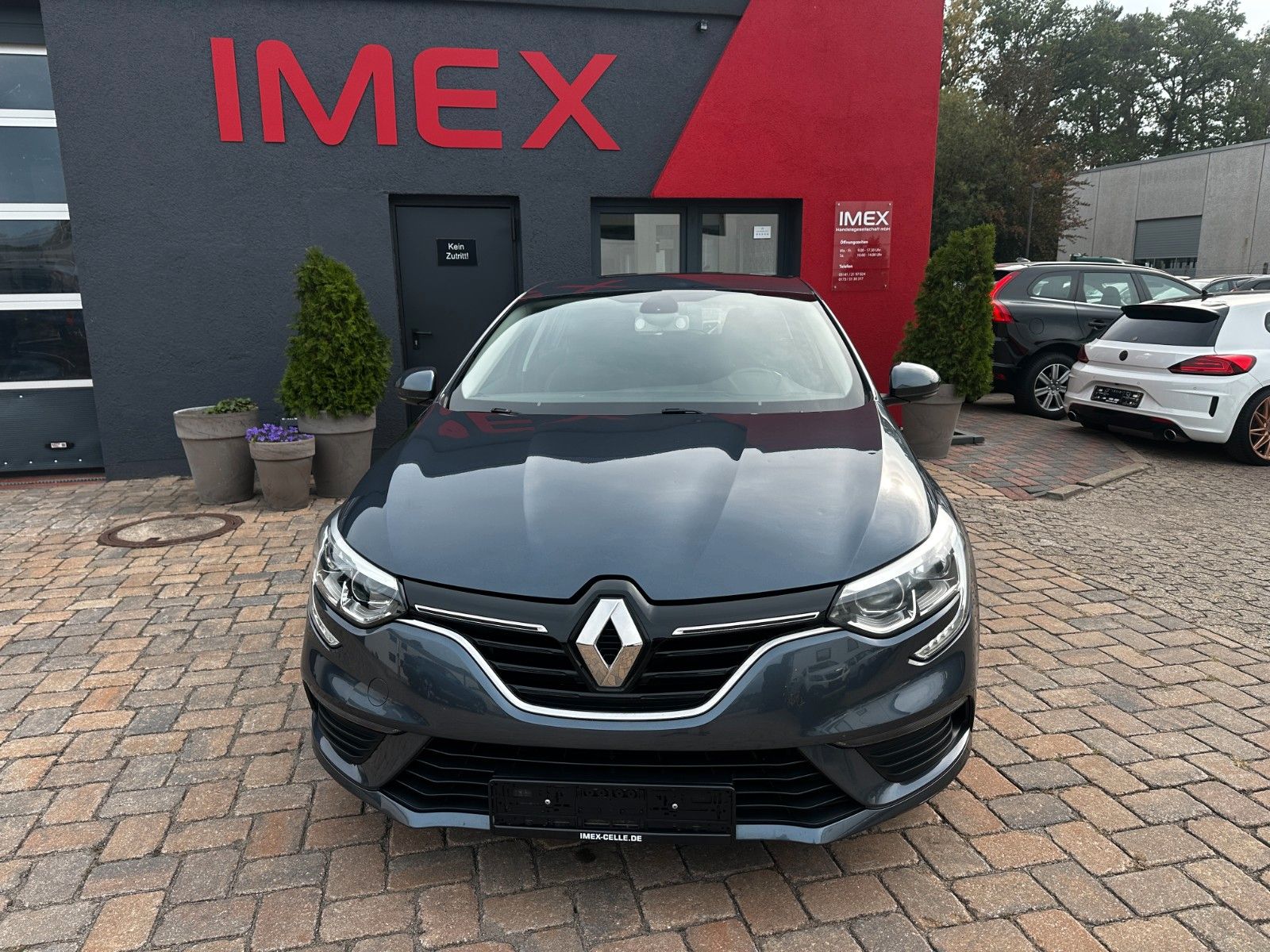 Fahrzeugabbildung Renault Megane IV Play 1.2 132 PS HU neu Navi