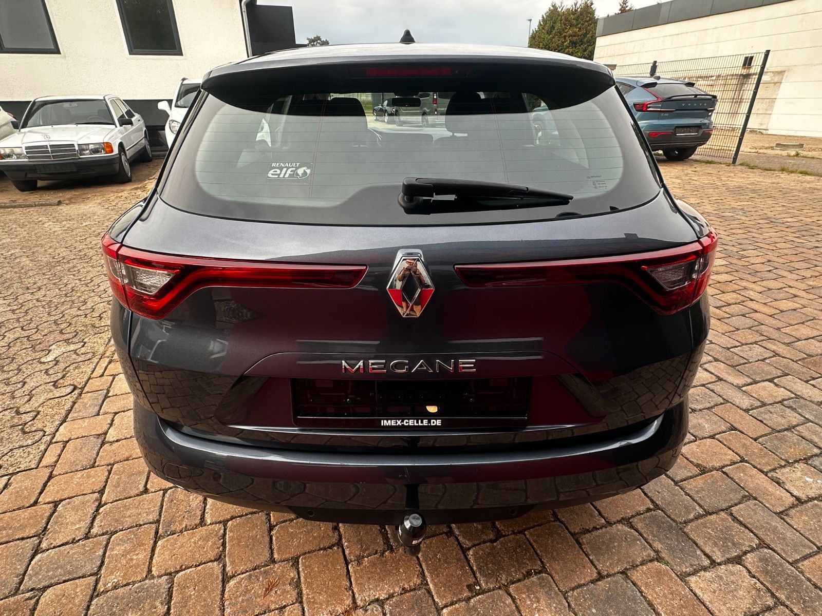 Fahrzeugabbildung Renault Megane IV Play 1.2 132 PS HU neu Navi