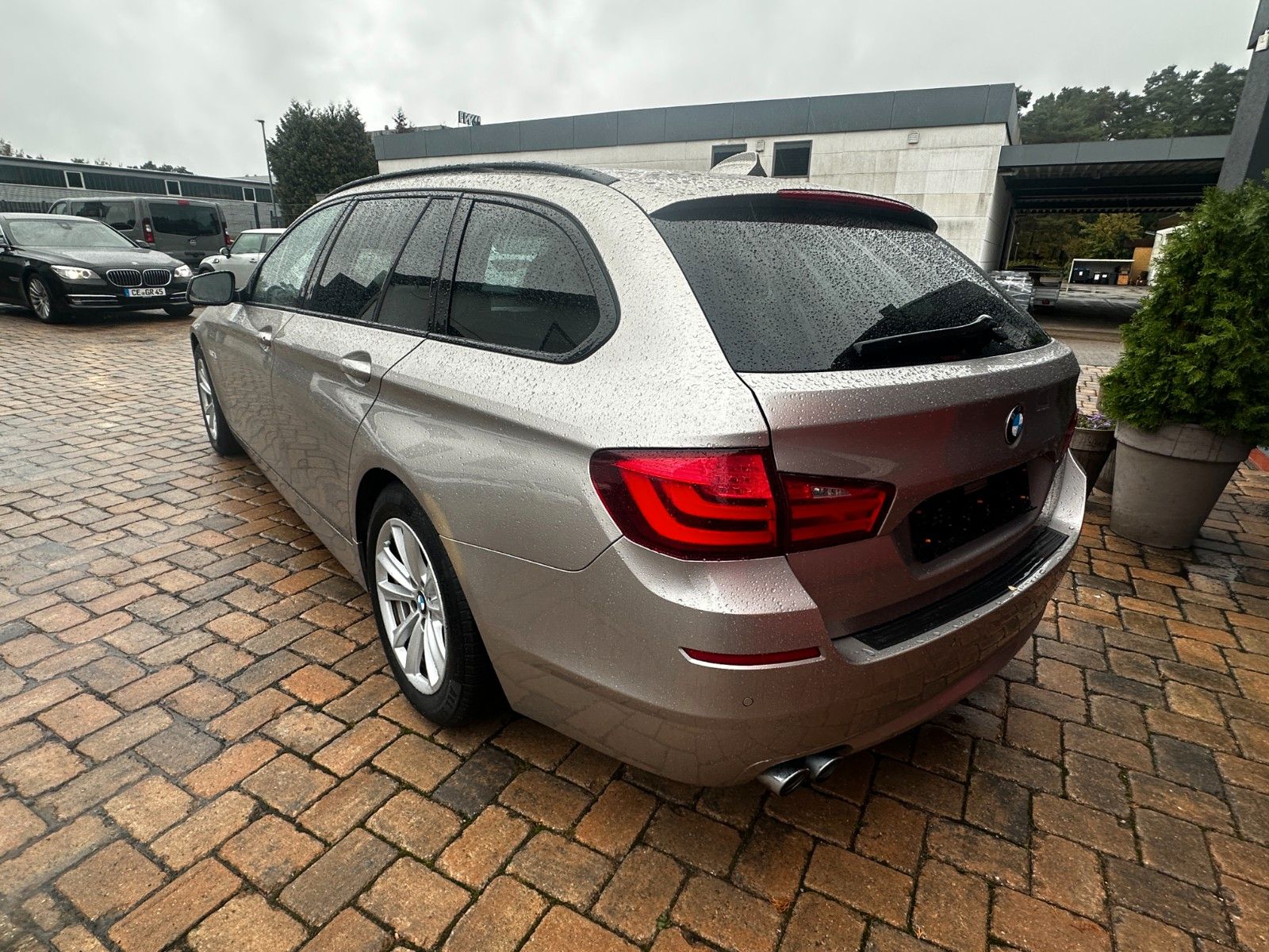 Fahrzeugabbildung BMW 525 d Touring 3.0 204 PS Xenon AHK Navi