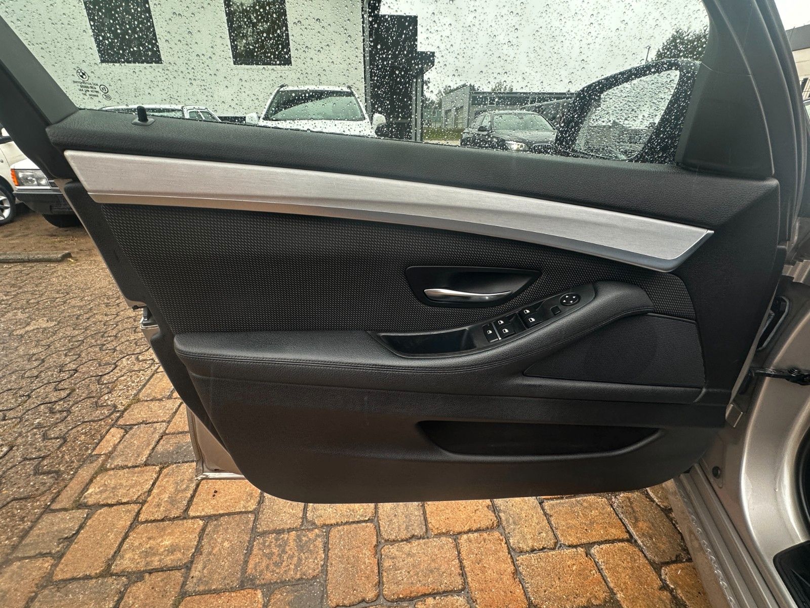 Fahrzeugabbildung BMW 525 d Touring 3.0 204 PS Xenon AHK Navi