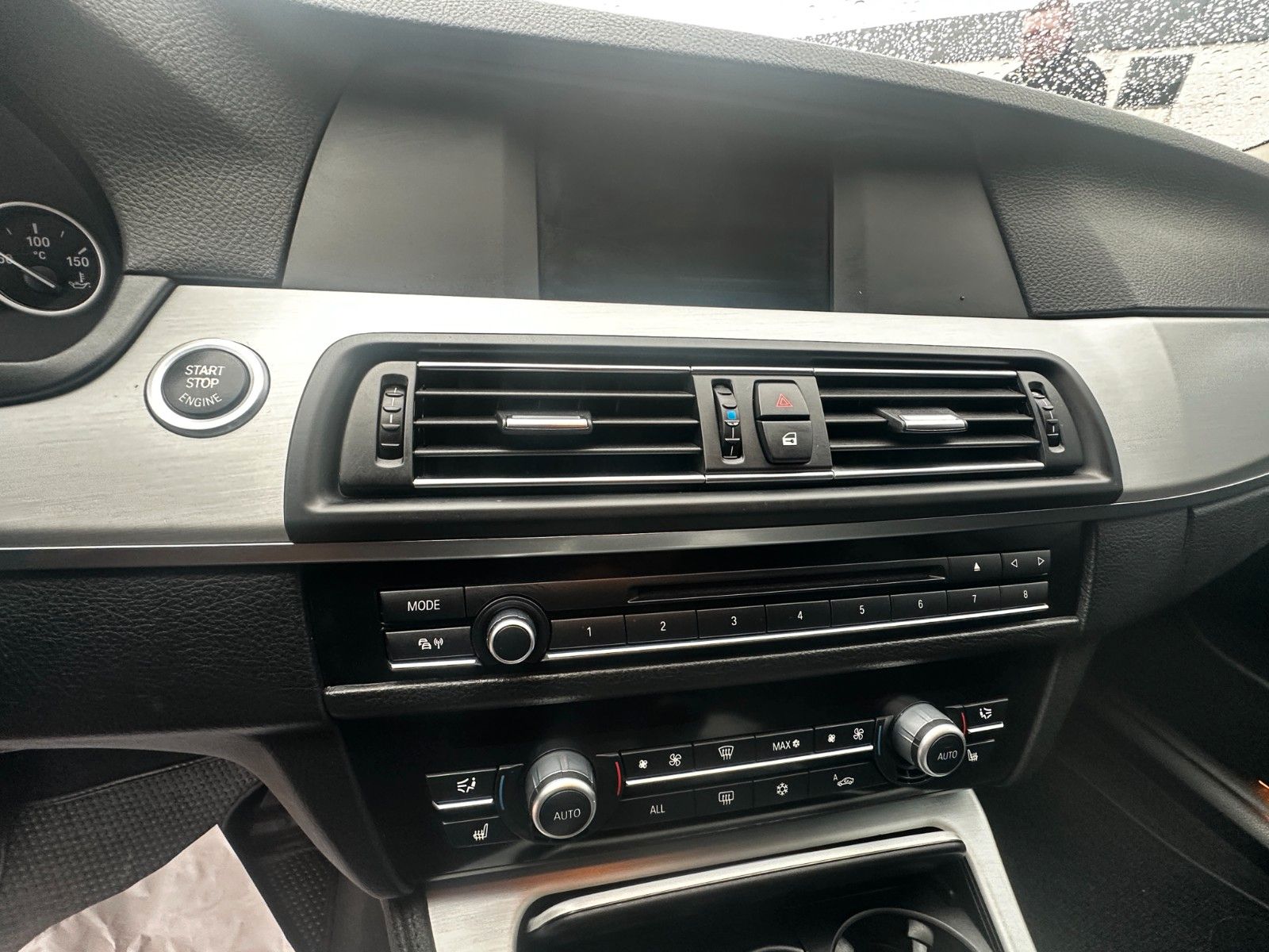 Fahrzeugabbildung BMW 525 d Touring 3.0 204 PS Xenon AHK Navi