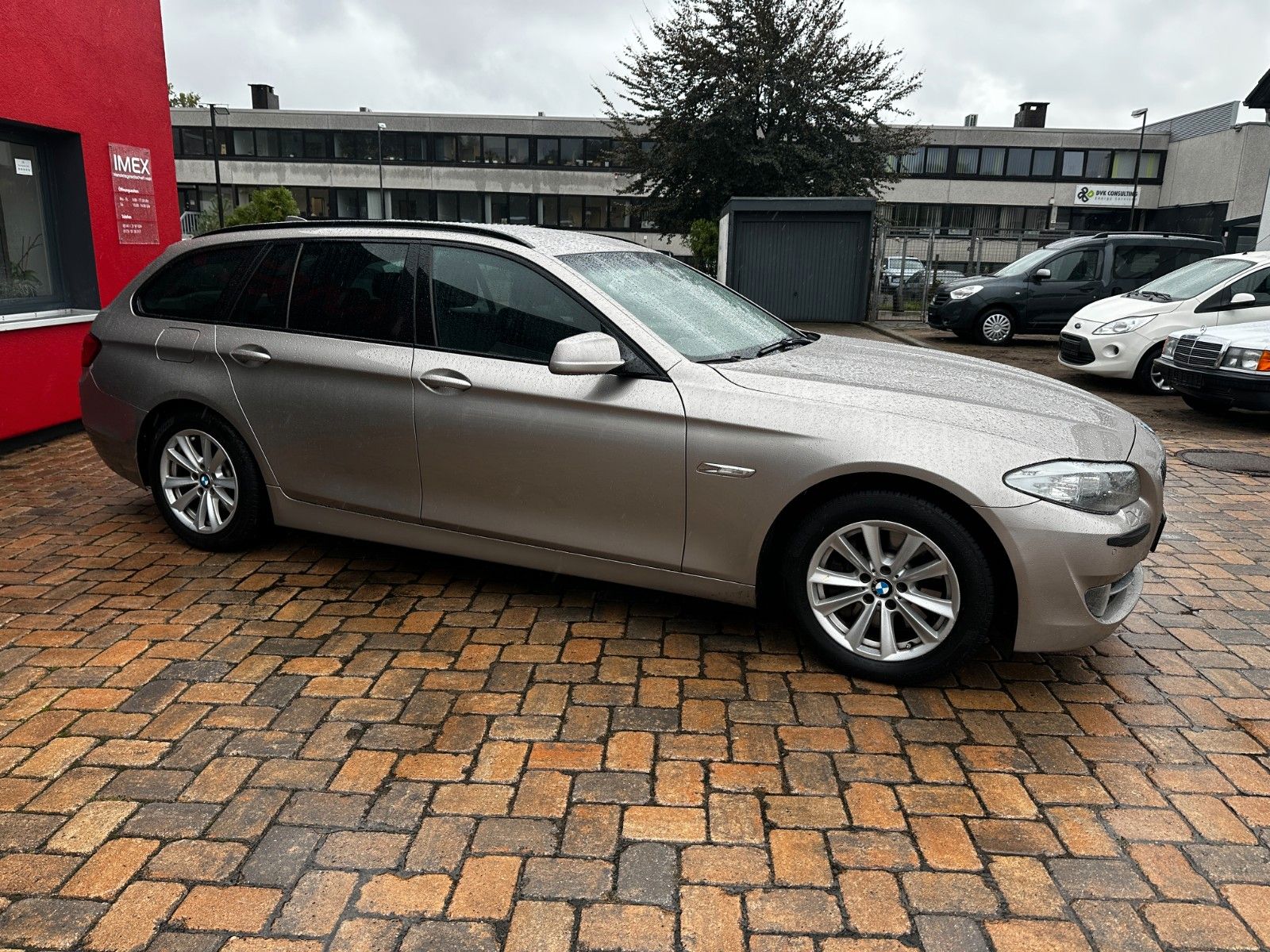 Fahrzeugabbildung BMW 525 d Touring 3.0 204 PS Xenon AHK Navi