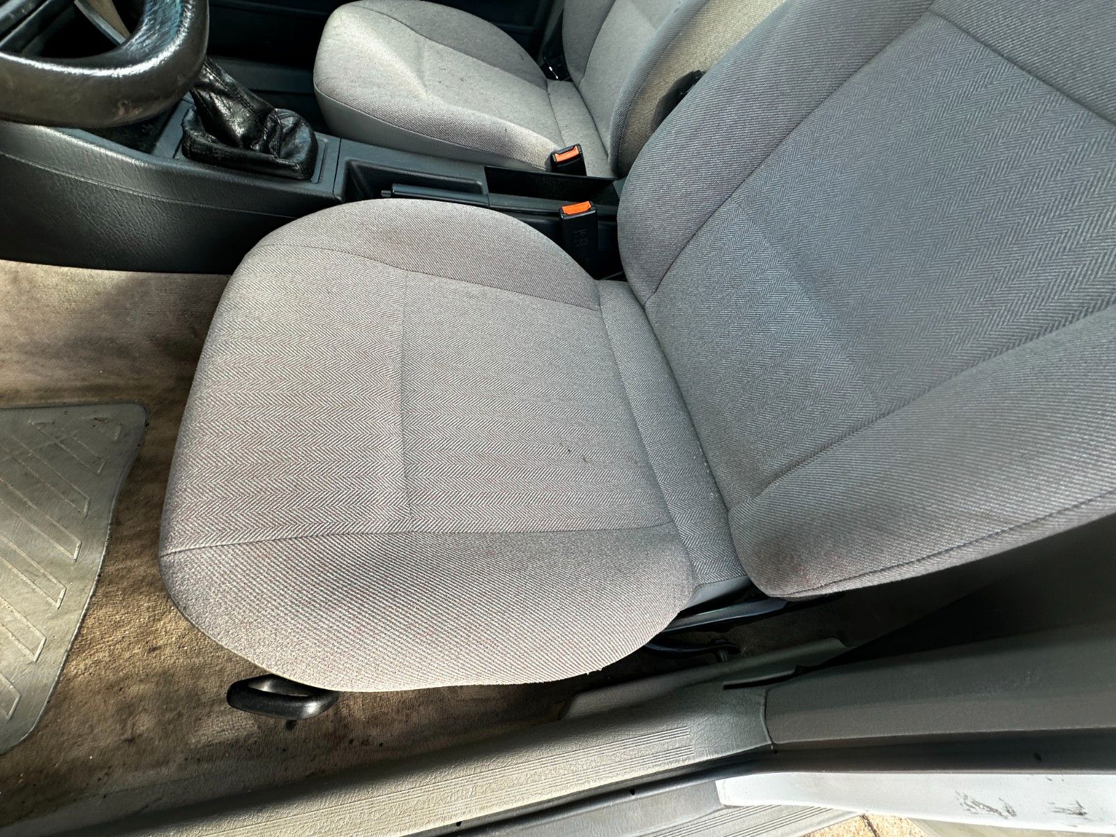 Fahrzeugabbildung Audi Audi 80 1.8 75 PS Tüv neu Servo SD 2 .Hand