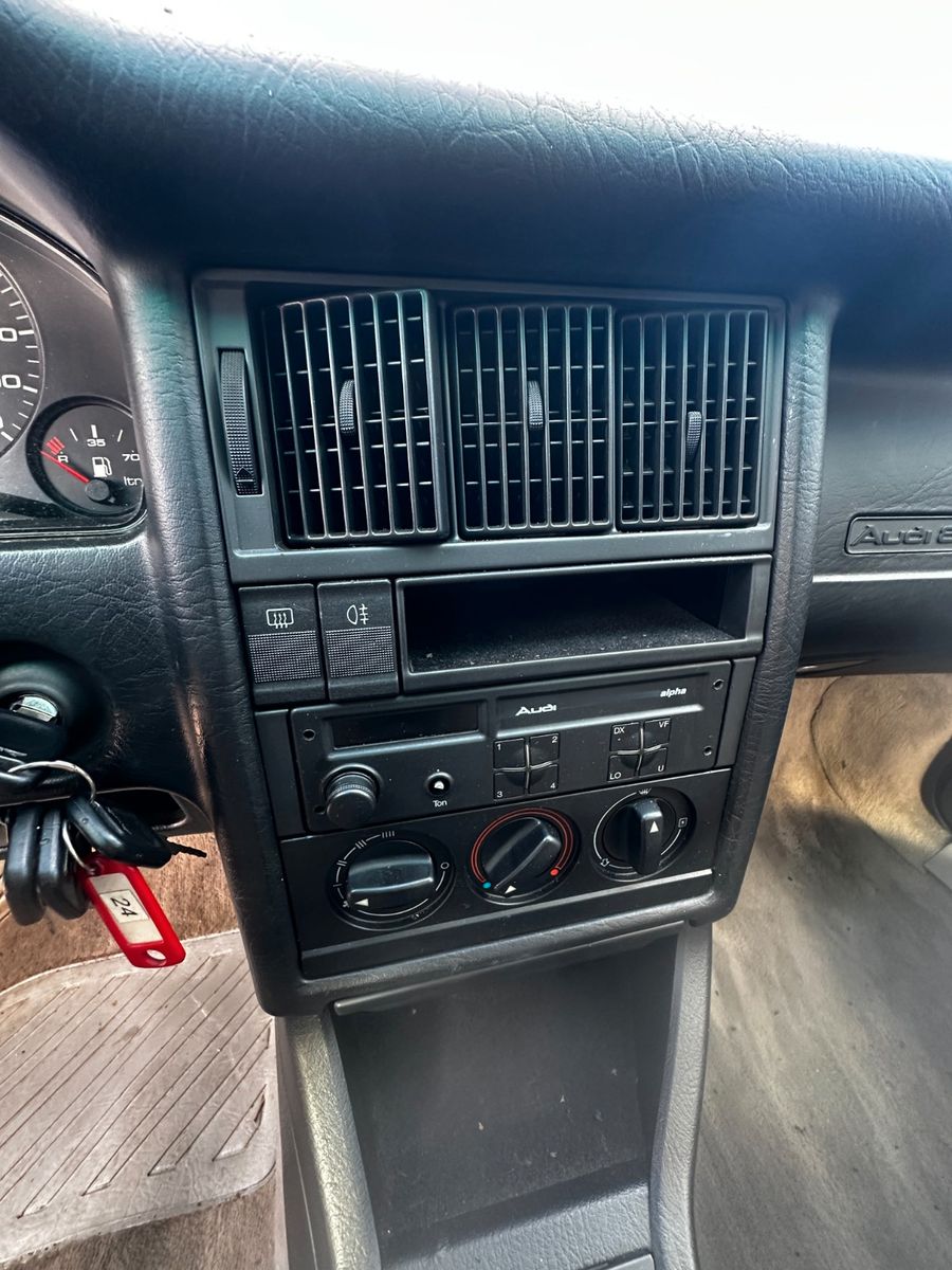 Fahrzeugabbildung Audi Audi 80 1.8 75 PS Tüv neu Servo SD 2 .Hand