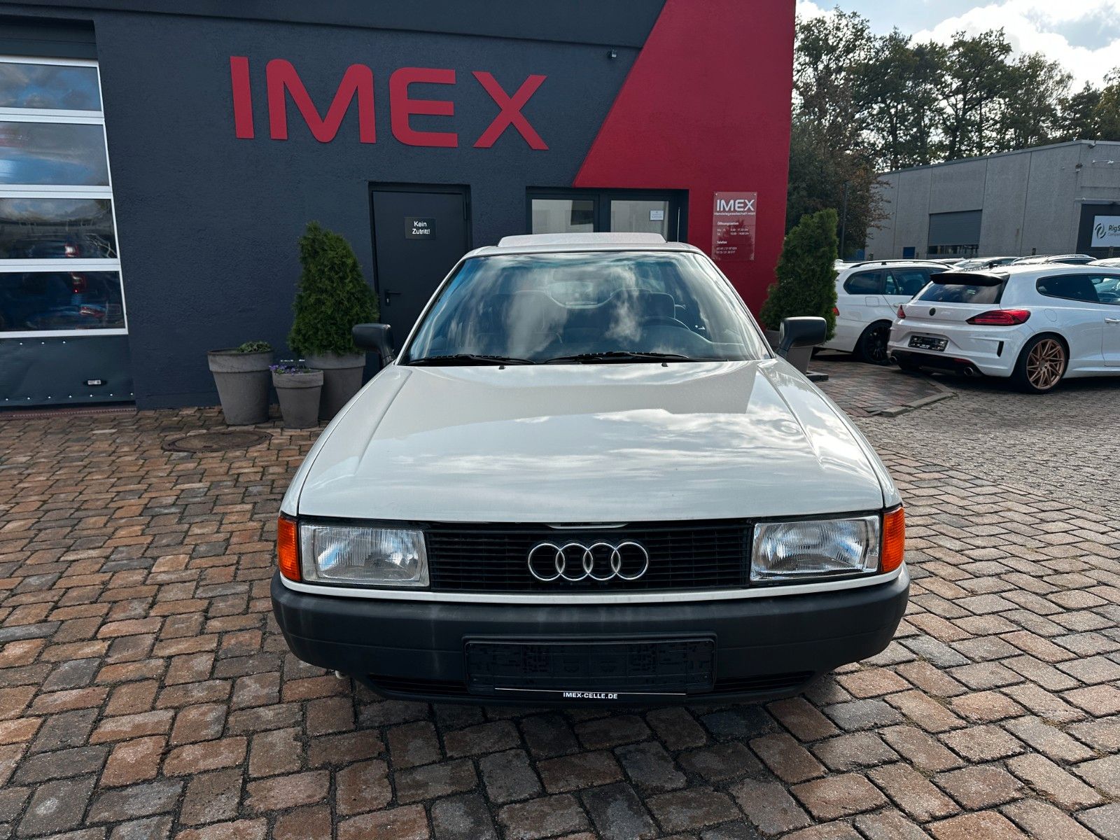 Fahrzeugabbildung Audi Audi 80 1.8 75 PS Tüv neu Servo SD 2 .Hand