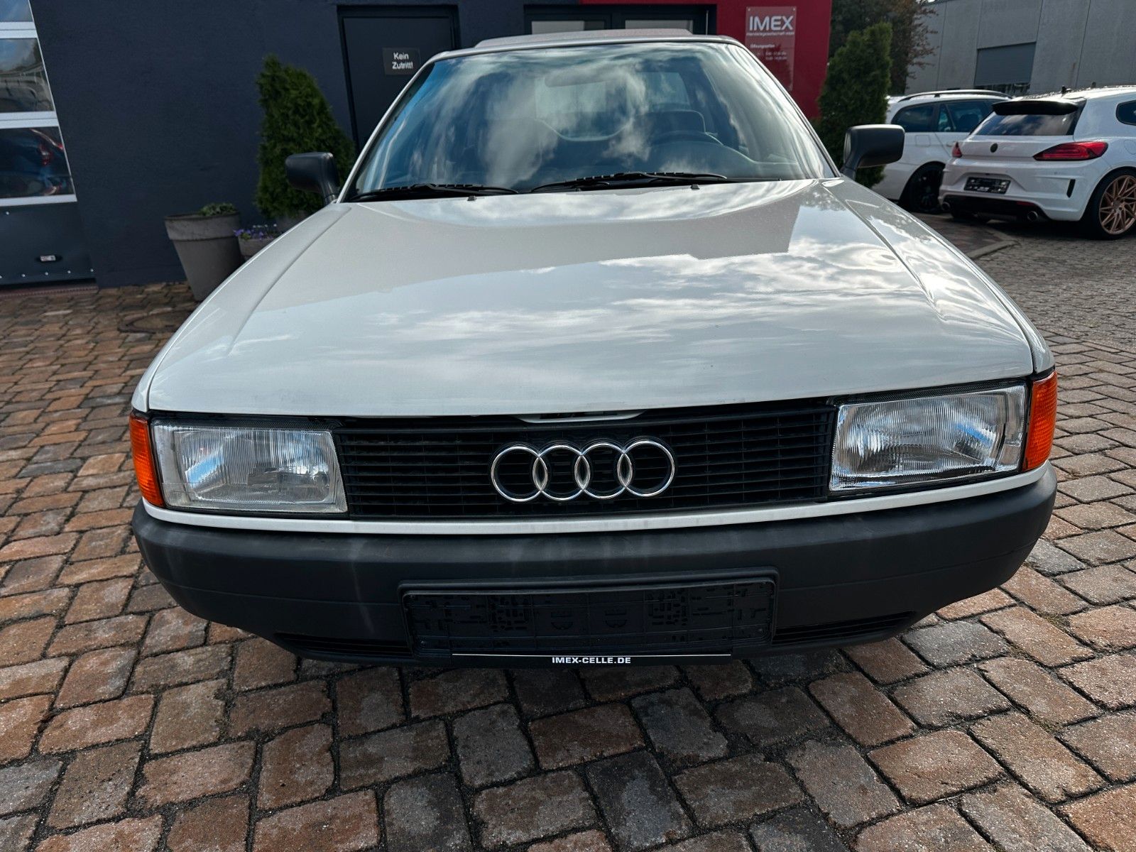 Fahrzeugabbildung Audi Audi 80 1.8 75 PS Tüv neu Servo SD 2 .Hand