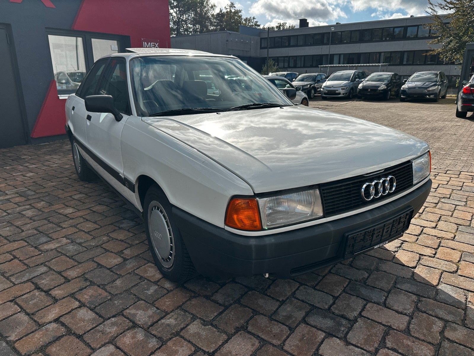 Fahrzeugabbildung Audi Audi 80 1.8 75 PS Tüv neu Servo SD 2 .Hand