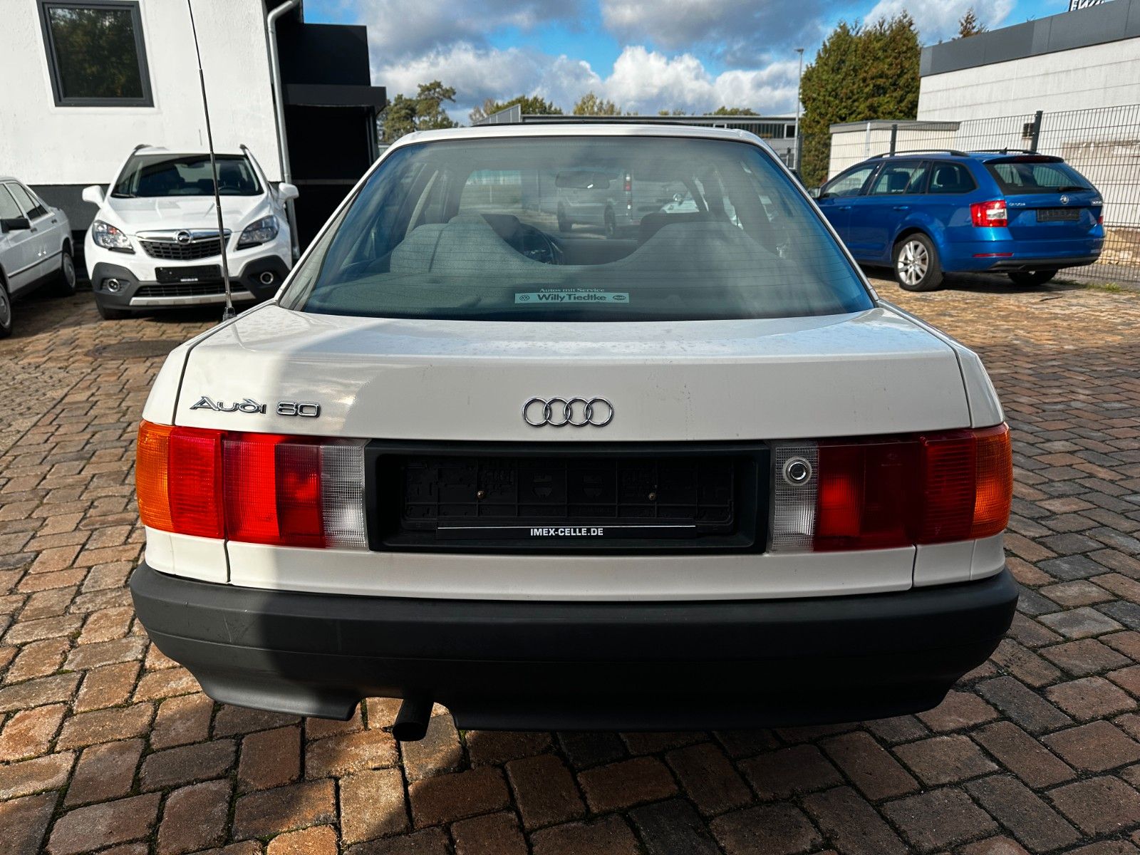 Fahrzeugabbildung Audi Audi 80 1.8 75 PS Tüv neu Servo SD 2 .Hand