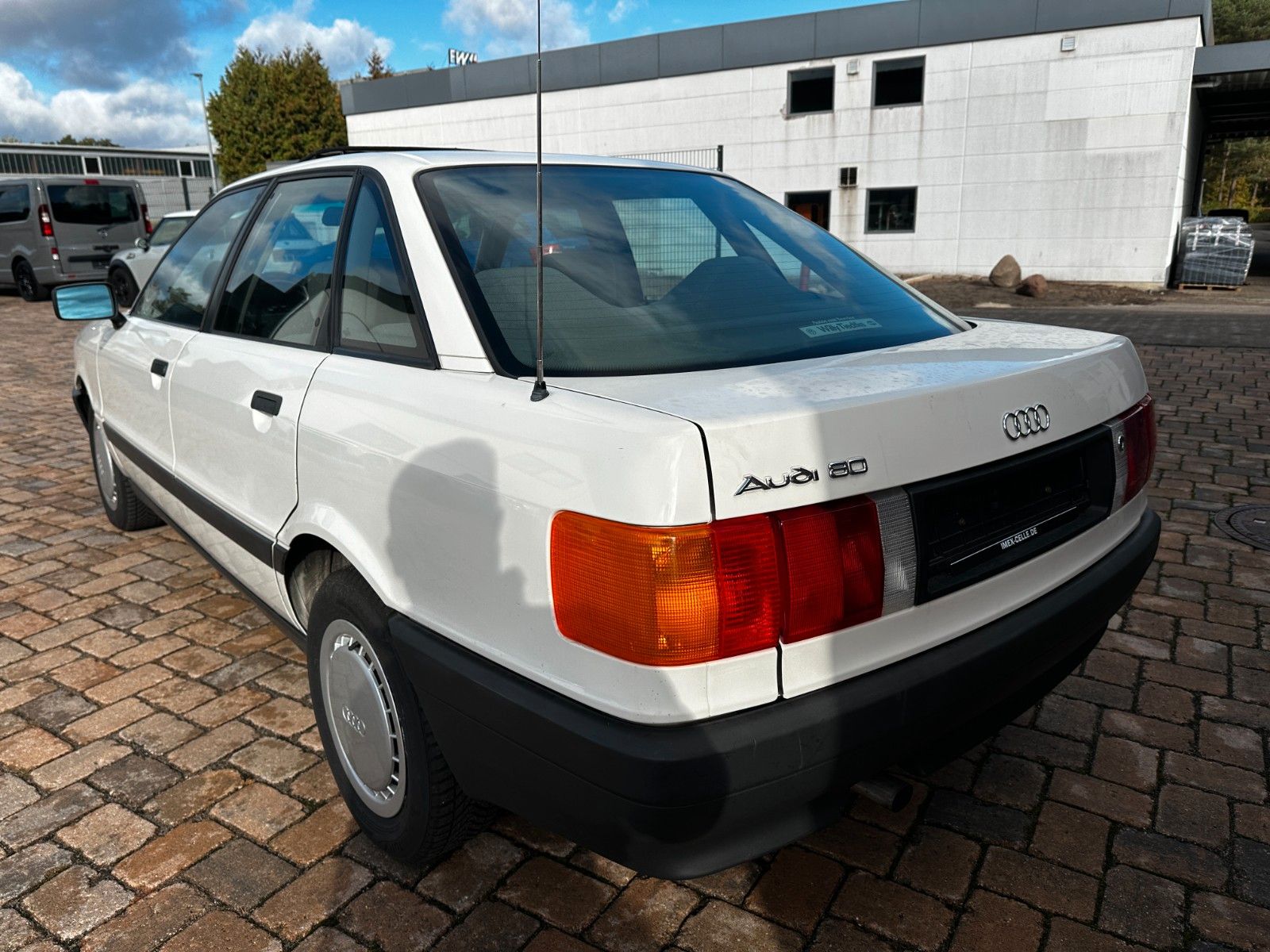 Fahrzeugabbildung Audi Audi 80 1.8 75 PS Tüv neu Servo SD 2 .Hand