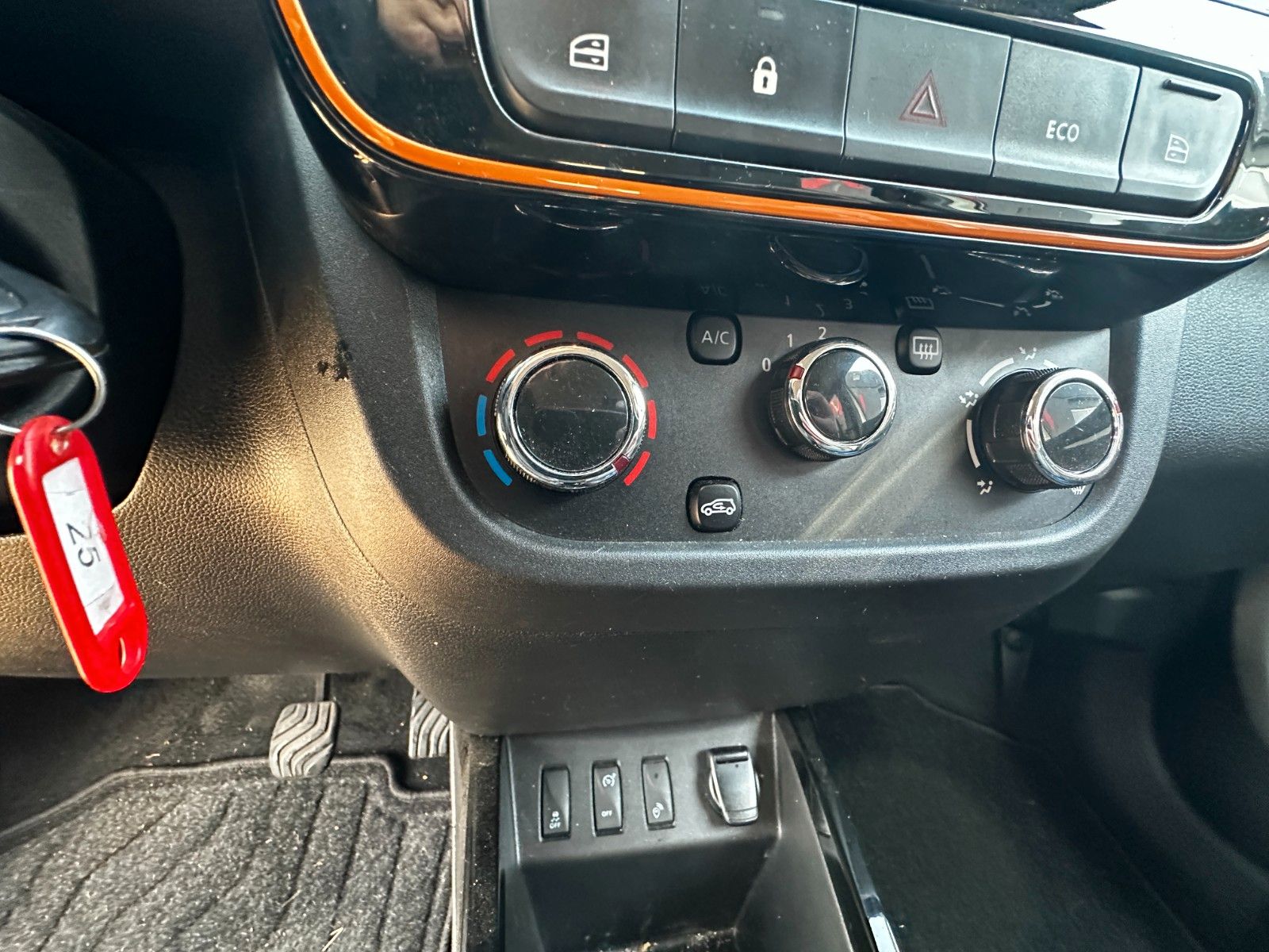 Fahrzeugabbildung Dacia Spring Electric Comf. NAVI KLIMA ALU BT 1.HAND