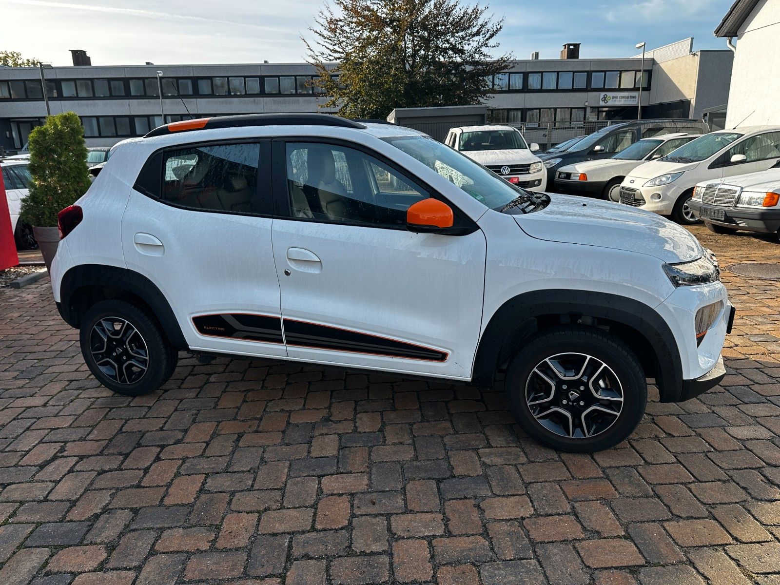 Fahrzeugabbildung Dacia Spring Electric Comf. NAVI KLIMA ALU BT 1.HAND