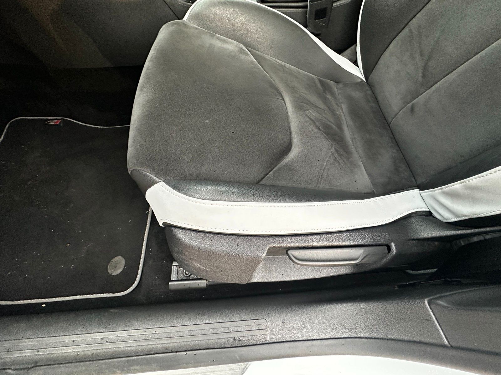 Fahrzeugabbildung Cupra Cupra 265  DSG LED NAVI PDC