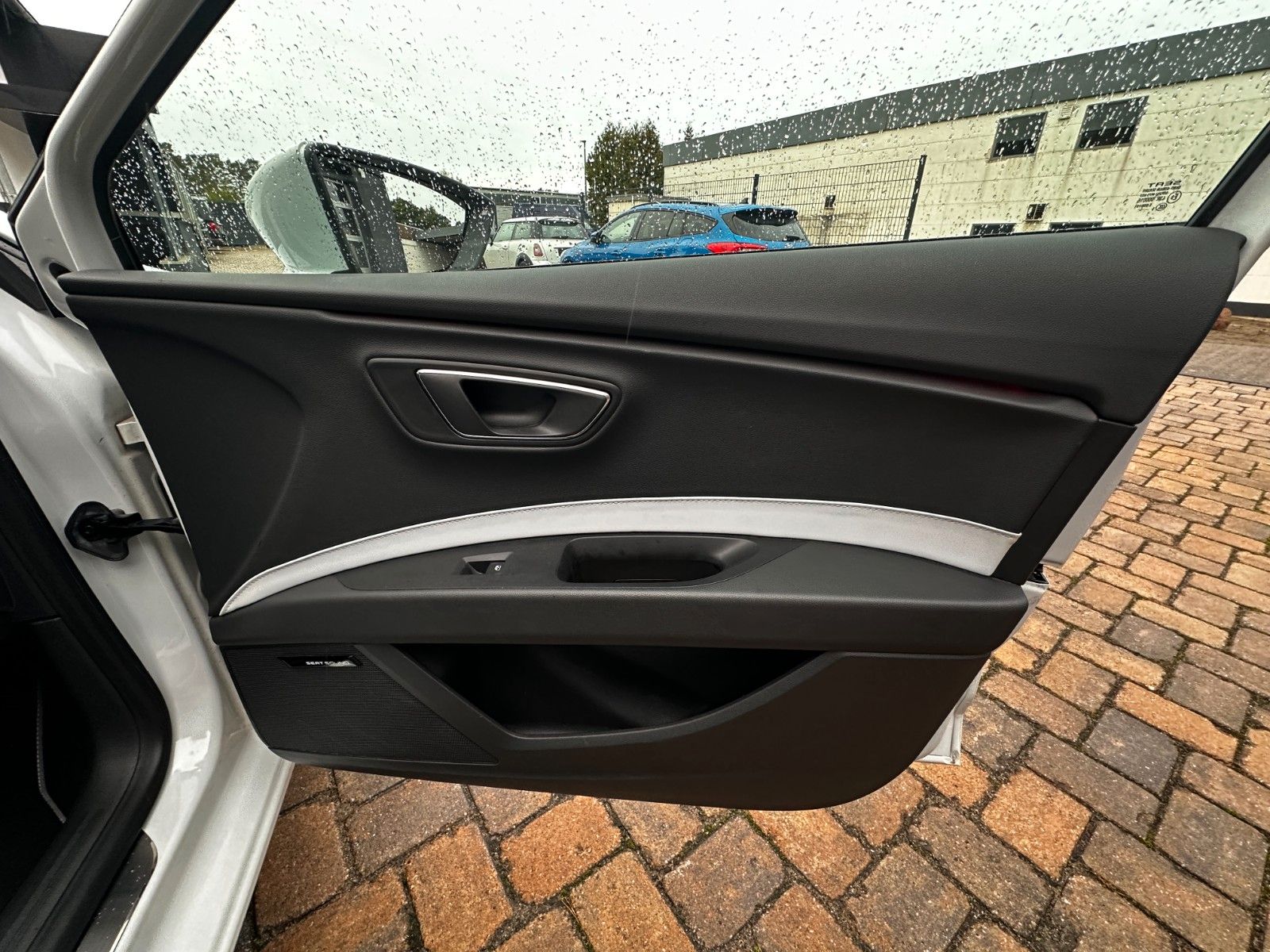Fahrzeugabbildung Cupra Cupra 265  DSG LED NAVI PDC