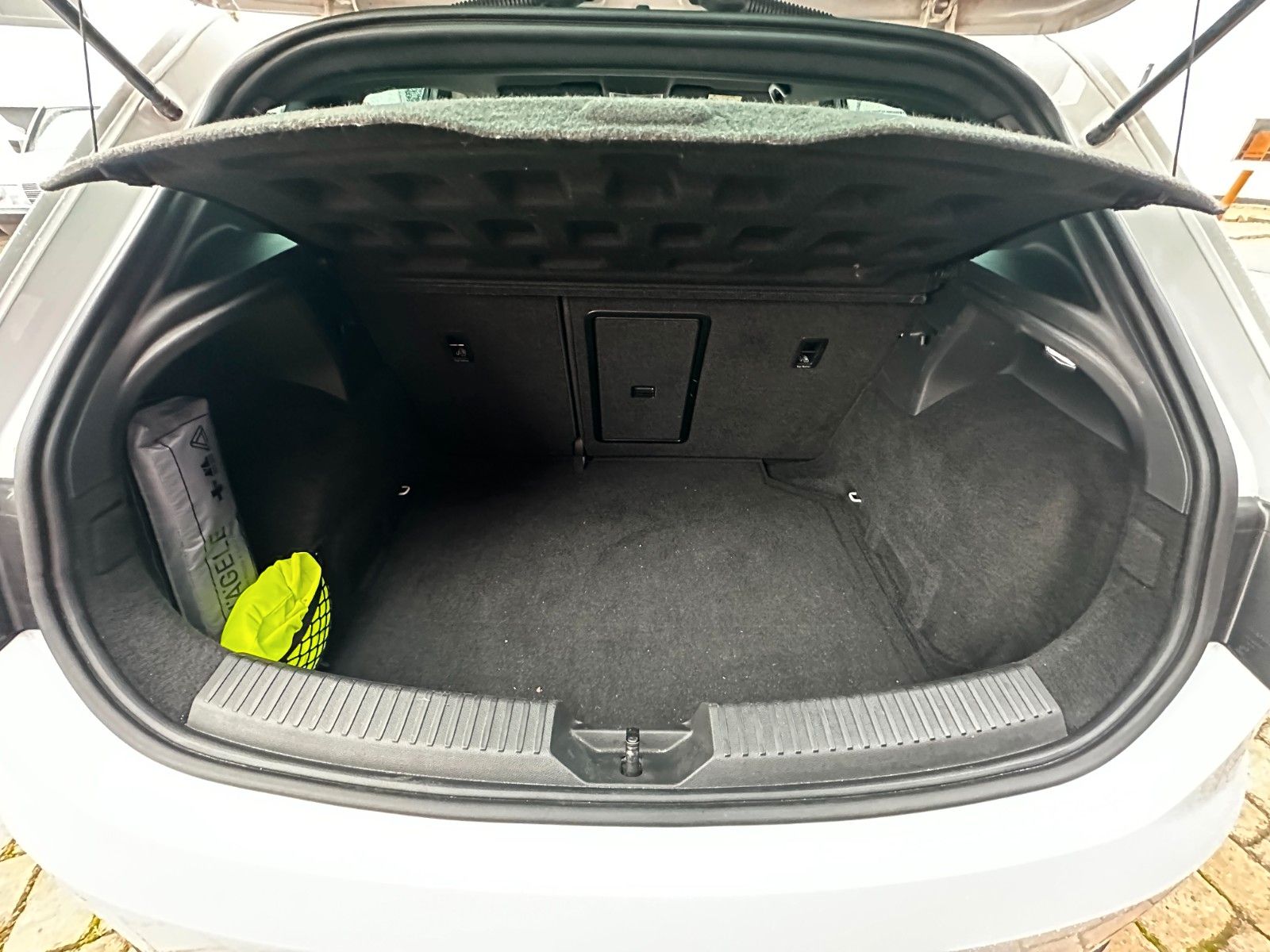 Fahrzeugabbildung Cupra Cupra 265  DSG LED NAVI PDC