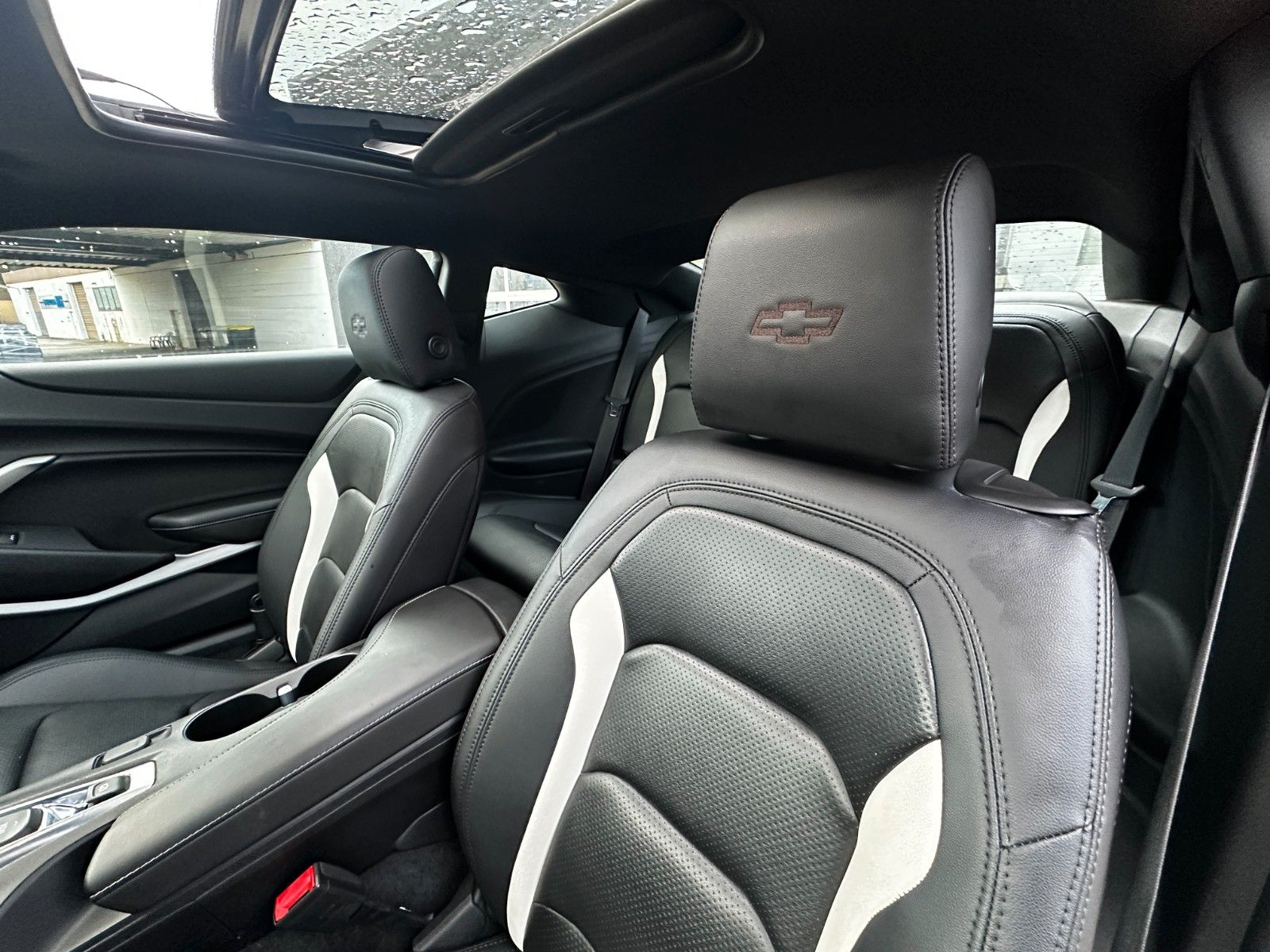 Fahrzeugabbildung Chevrolet Camaro SS Coupé V8 Aut. S-Dach Leder SHZ