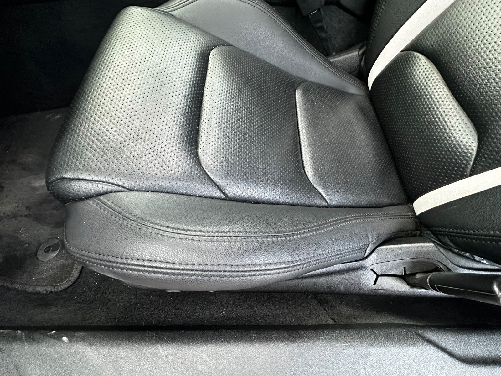 Fahrzeugabbildung Chevrolet Camaro SS Coupé V8 Aut. S-Dach Leder SHZ