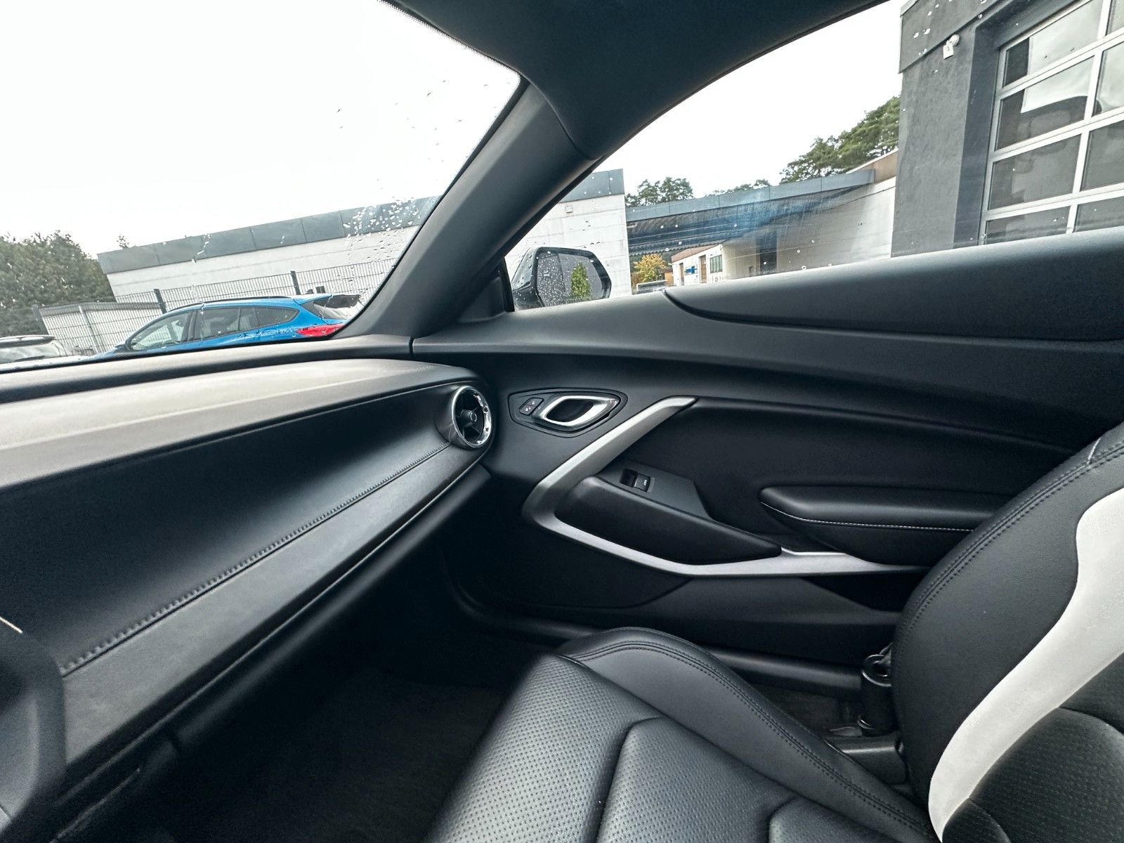 Fahrzeugabbildung Chevrolet Camaro SS Coupé V8 Aut. S-Dach Leder SHZ