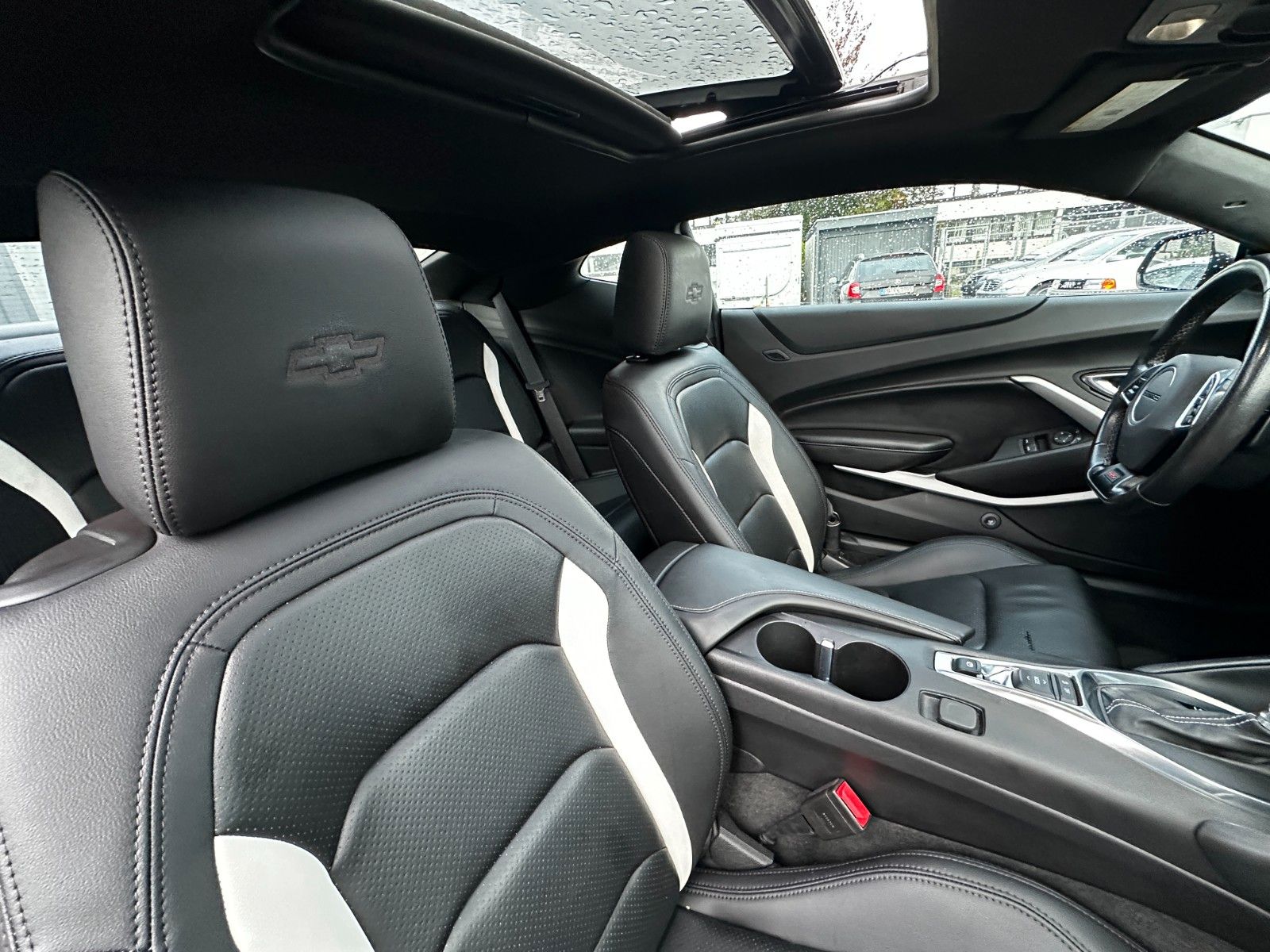 Fahrzeugabbildung Chevrolet Camaro SS Coupé V8 Aut. S-Dach Leder SHZ