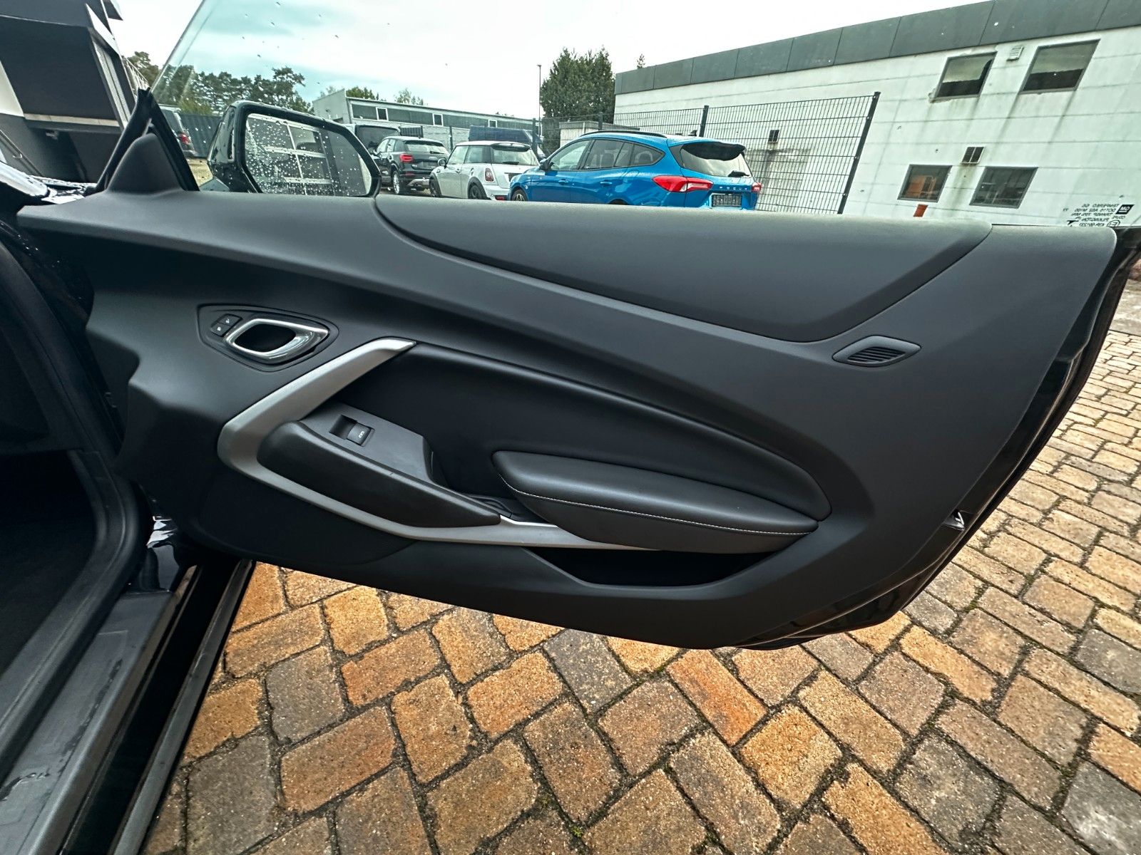 Fahrzeugabbildung Chevrolet Camaro SS Coupé V8 Aut. S-Dach Leder SHZ