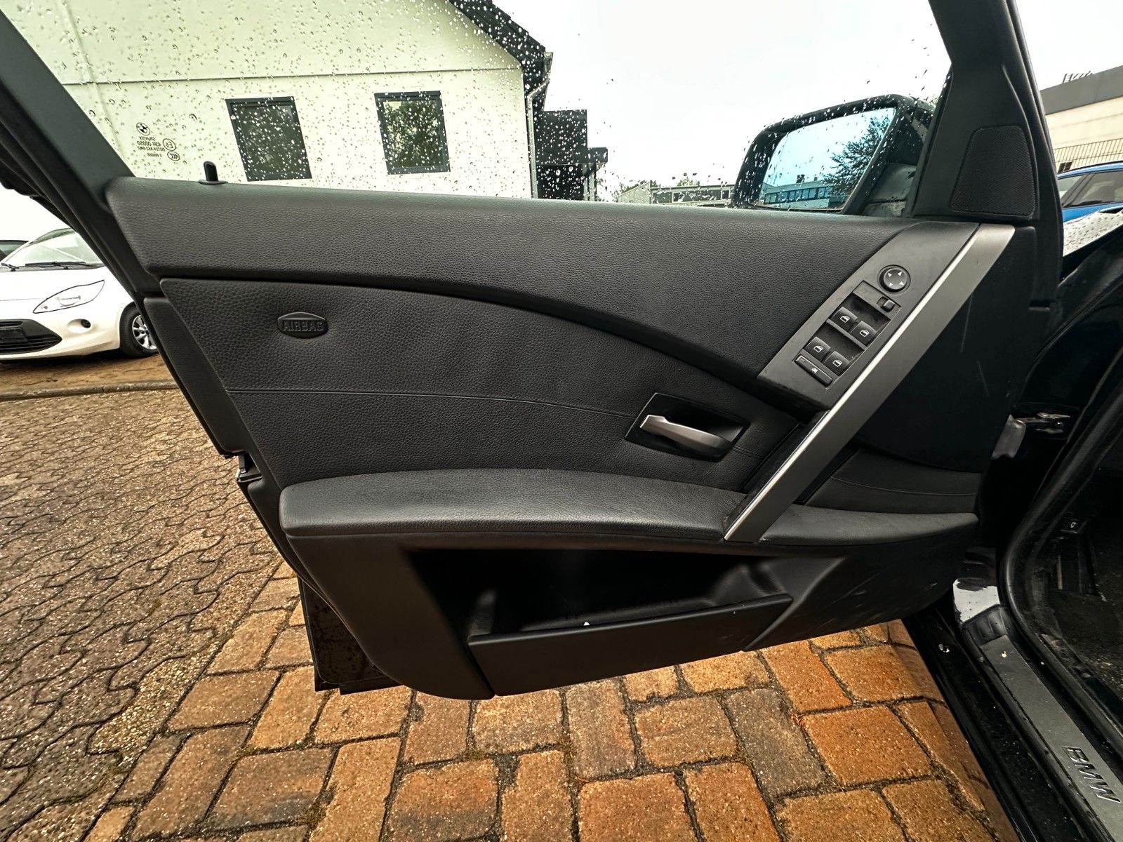 Fahrzeugabbildung BMW 525 d Autom. Leder Pano Navi SH Xenon