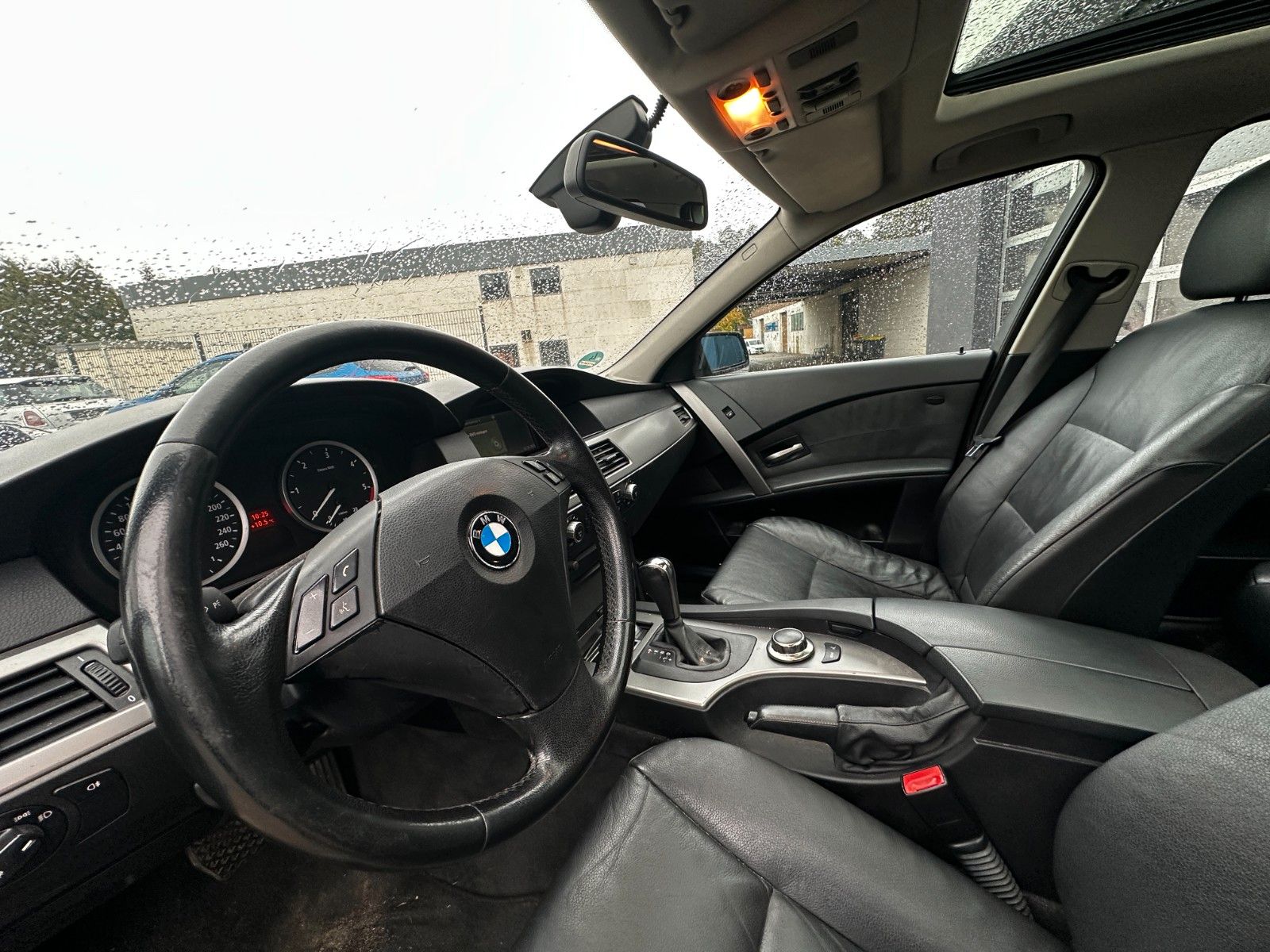 Fahrzeugabbildung BMW 525 d Autom. Leder Pano Navi SH Xenon