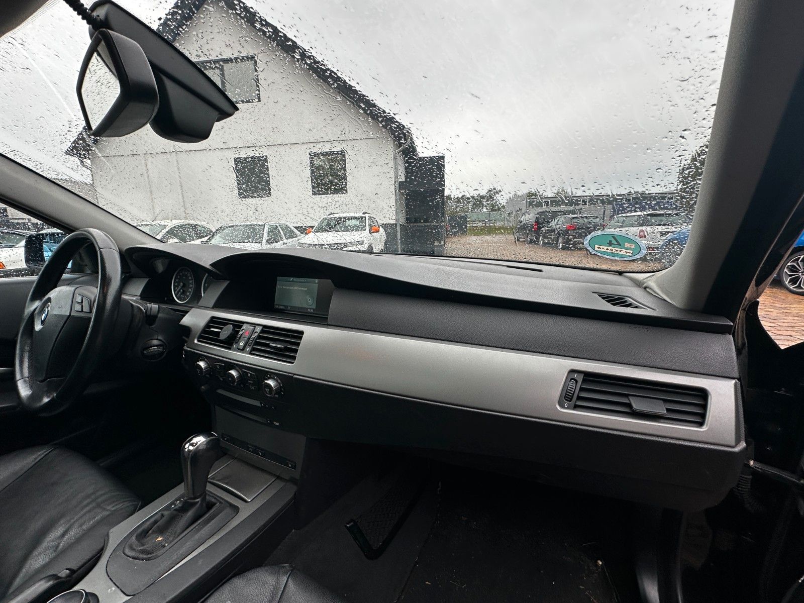 Fahrzeugabbildung BMW 525 d Autom. Leder Pano Navi SH Xenon